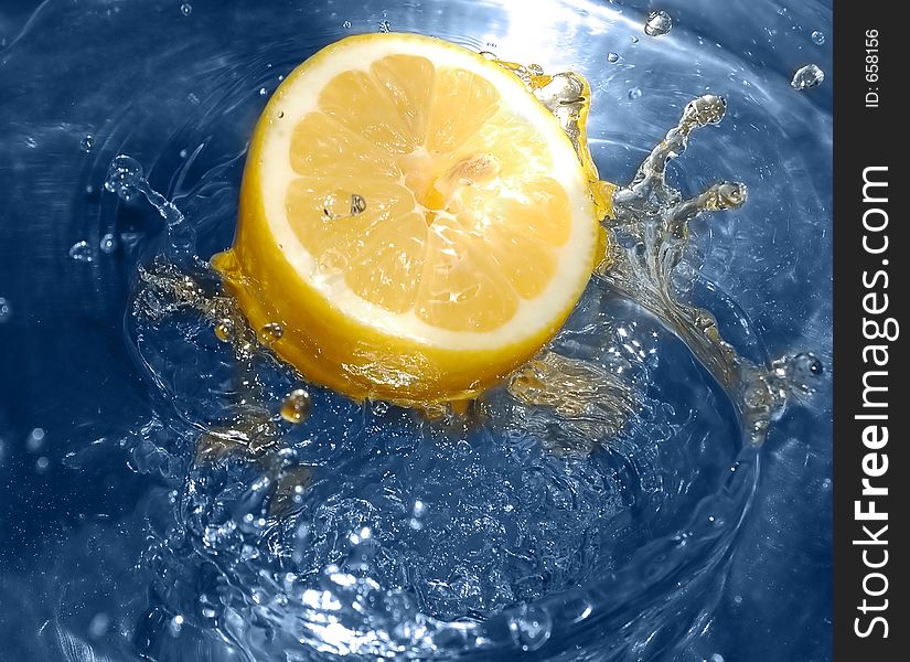 Lemon Splashing Water
