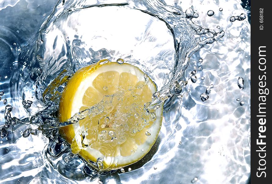 Lemon Splashing Water