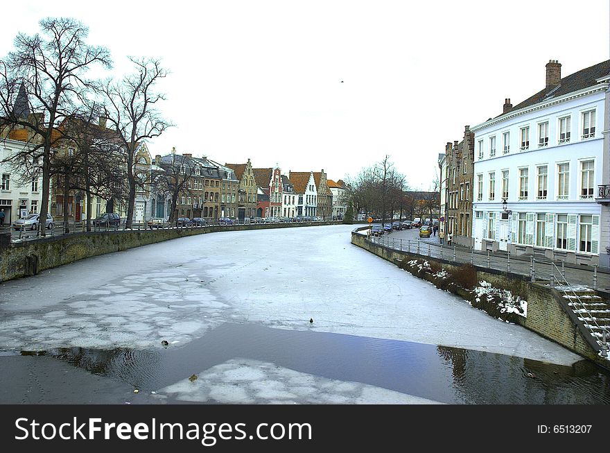 The channel melting in Bruges. The channel melting in Bruges.