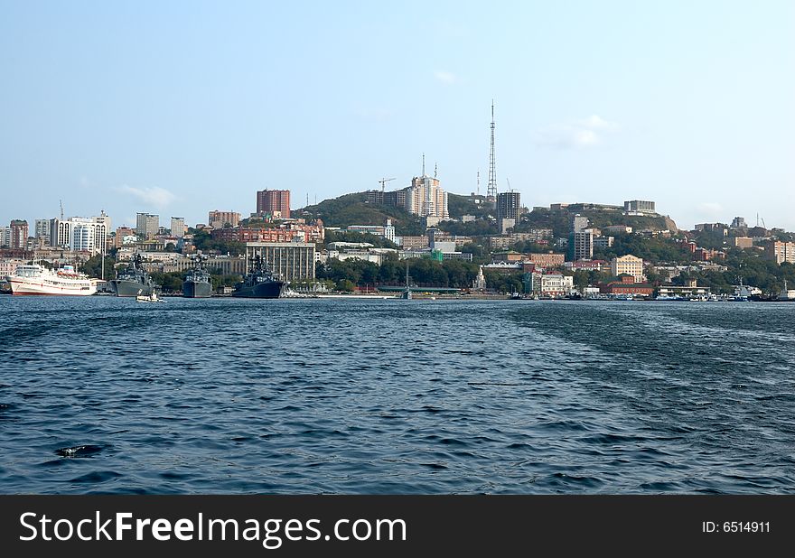 Sea scenery of Russian naval and seaport Vladivostok . Sea scenery of Russian naval and seaport Vladivostok .