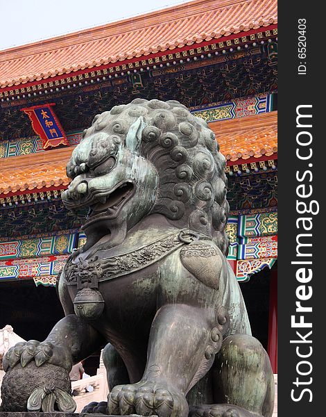 Chinese tradition construction，ancient palace and stone lion