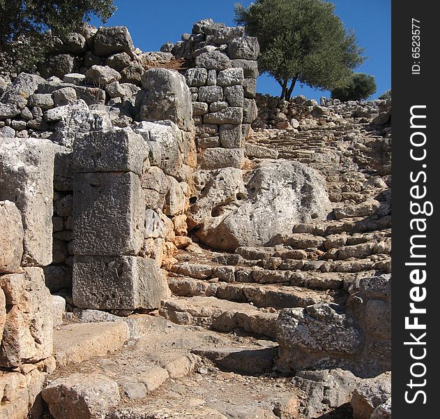 Very long ago this was a palace,now only the stairs and some walls are left. Very long ago this was a palace,now only the stairs and some walls are left.