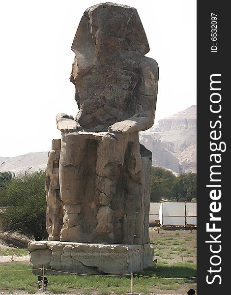 Colossi of memnon