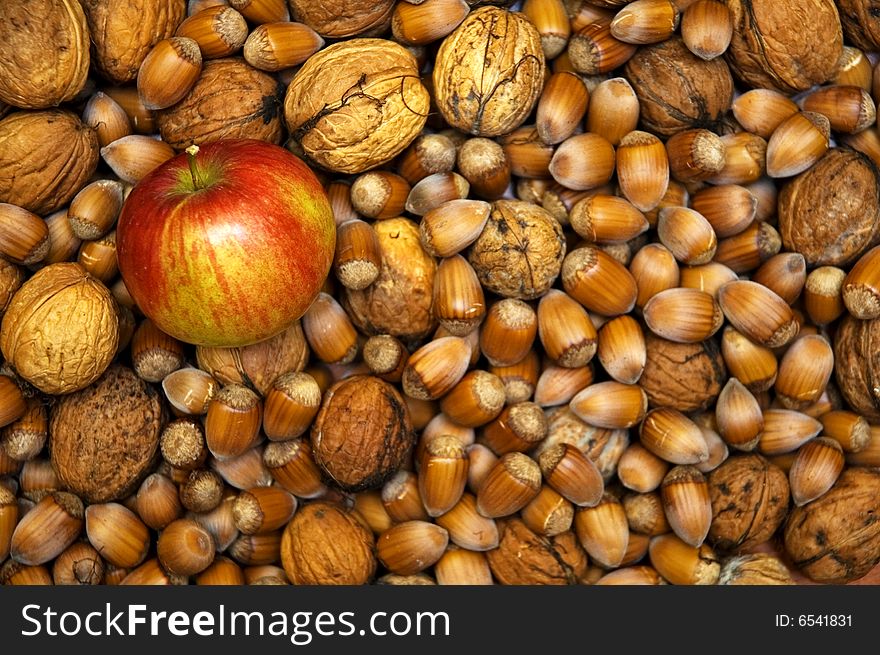 Apple And Nuts