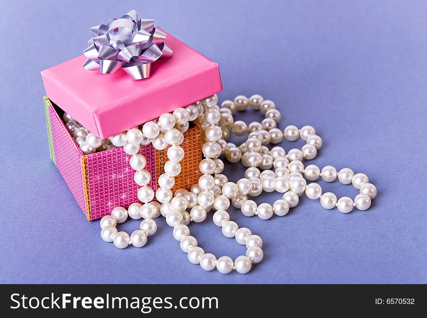 Box with pearls