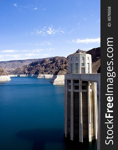 Part of the hoover dam that is standing in Lake Mead