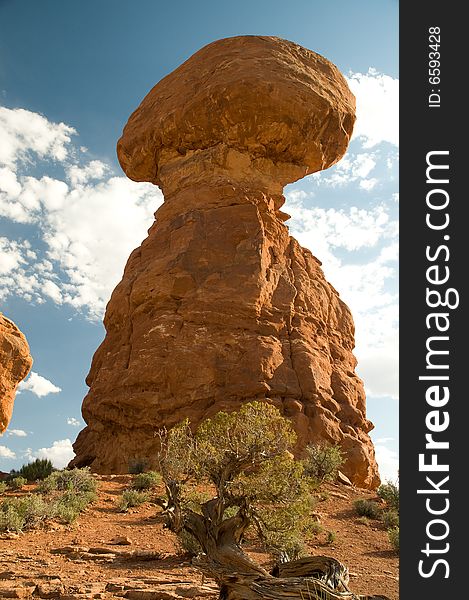 Balanced rock in arches national park utah