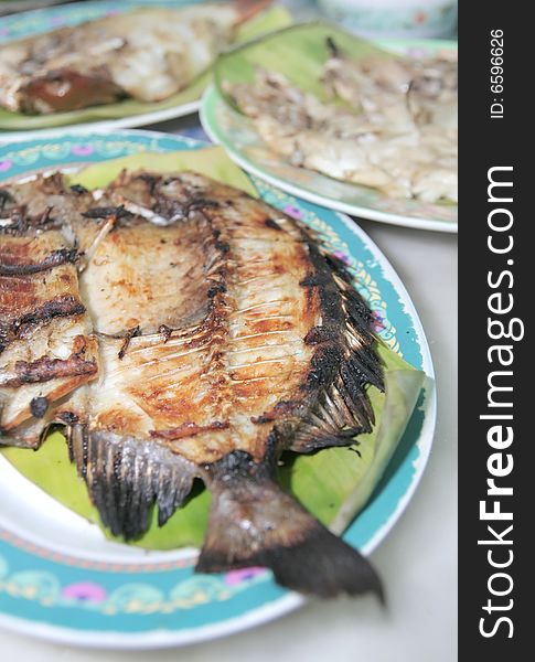 Tropical fish (baronang) grilled seafood