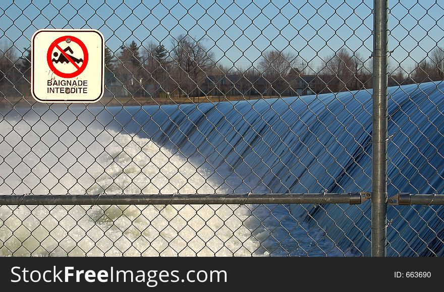 Waterfalls, sign & fence, Camera: Nikon D50 with SB600 flash & sync cable. Waterfalls, sign & fence, Camera: Nikon D50 with SB600 flash & sync cable.