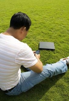 The Man Using Cell Phone Royalty Free Stock Images The Man Using Cell Phone Royalty Free Stock Images