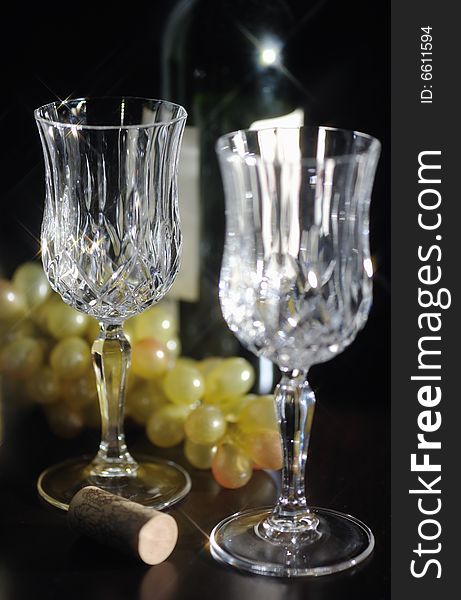 An image of crystal wine glasses. An image of crystal wine glasses