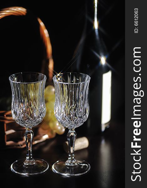 An image of crystal wine glasses. An image of crystal wine glasses