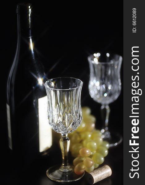 An image of crystal wine glasses. An image of crystal wine glasses