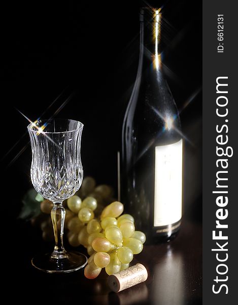 An image of crystal wine glass. An image of crystal wine glass