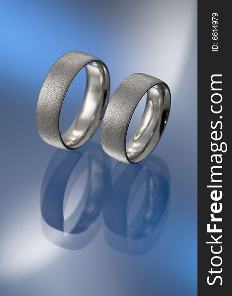 A pair of wedding ring by platinum. A pair of wedding ring by platinum