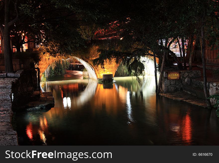 Night view of lijiang stone bridge