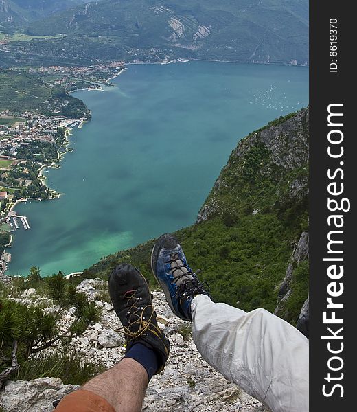 Trekking above a lake