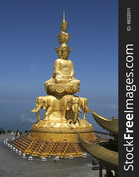 Mt Emei summit golden statue of Puxian Buddha that is wight of 660 tones.
Mt. Emei, located in Suchuan province, China, stands at 3099 meters (10,167 feet), and is associated with Puxian Bodhisattva (Samantabhadra). Mt Emei summit golden statue of Puxian Buddha that is wight of 660 tones.
Mt. Emei, located in Suchuan province, China, stands at 3099 meters (10,167 feet), and is associated with Puxian Bodhisattva (Samantabhadra).