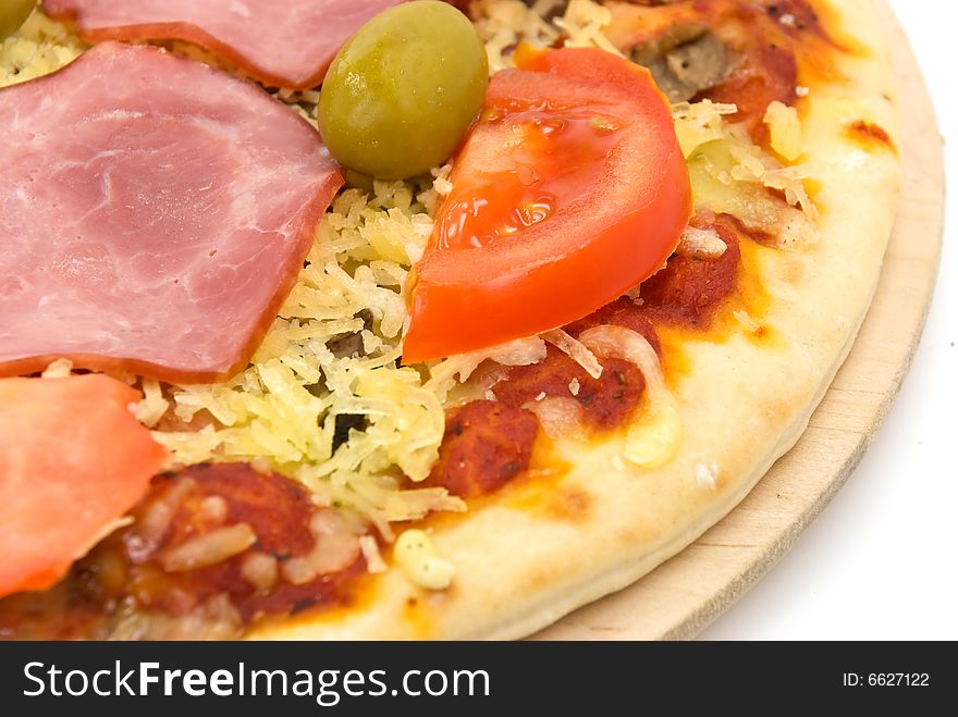 Supreme Pizza With Salami,Olives,Cheese,mushrooms