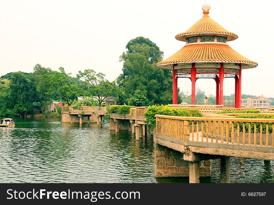 The lake in the gardensã€‚. The lake in the gardensã€‚