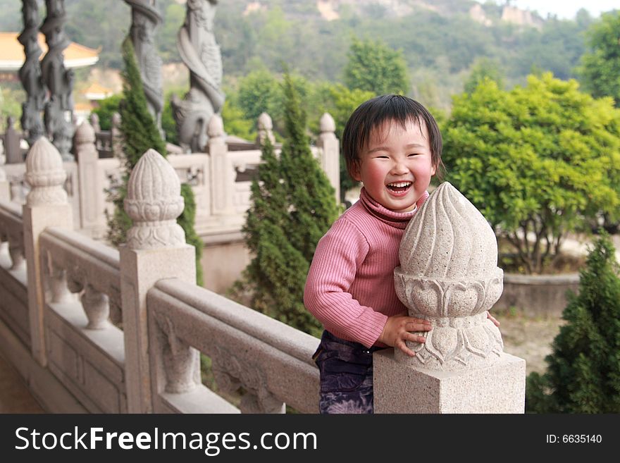 The little girl in the temple