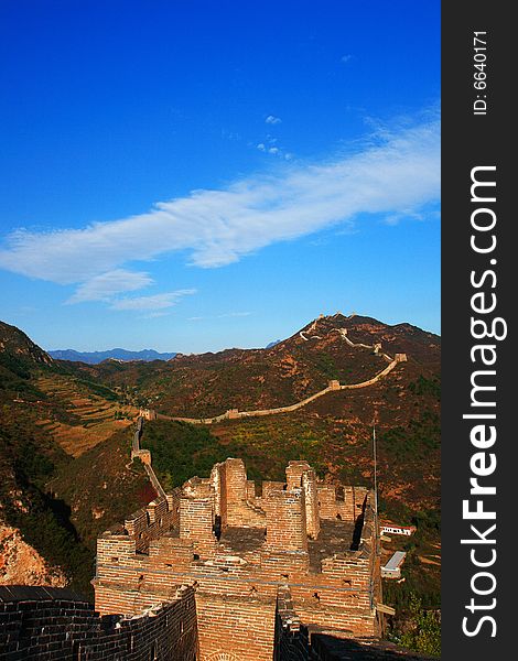 The Simatai Great Wall is celebrated for its steepness, queerness and intactness. The main tourist attractions include the Stairway to Heaven, the Fairy Tower, the Heaven Bridge and the Wangjinglou Tower.