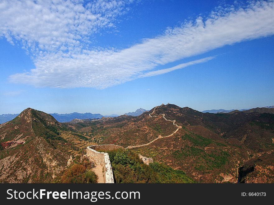 The Simatai Great Wall is celebrated for its steepness, queerness and intactness. The main tourist attractions include the Stairway to Heaven, the Fairy Tower, the Heaven Bridge and the Wangjinglou Tower.