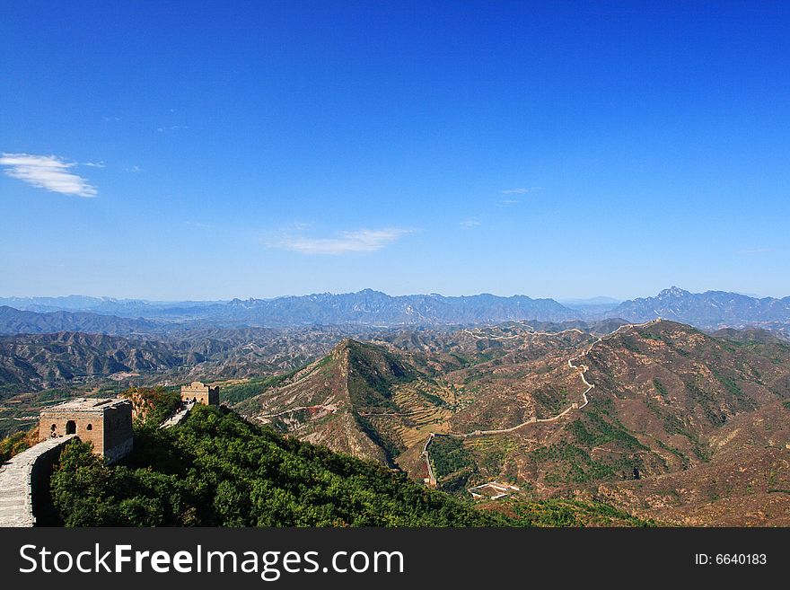 The Simatai Great Wall is celebrated for its steepness, queerness and intactness. The main tourist attractions include the Stairway to Heaven, the Fairy Tower, the Heaven Bridge and the Wangjinglou Tower.