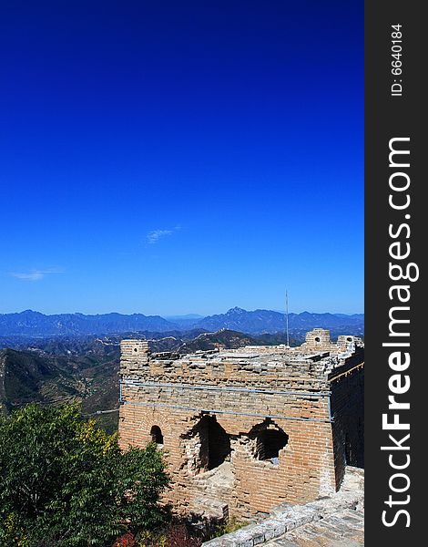 The Simatai Great Wall is celebrated for its steepness, queerness and intactness. The main tourist attractions include the Stairway to Heaven, the Fairy Tower, the Heaven Bridge and the Wangjinglou Tower.