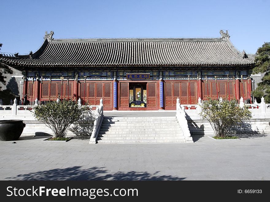 Here is the audience hall in the royal courtyard of China, it was built in Ming Dynasty of China. Chinese is meant and felt grateful on the horizontal inscribed board above the audience hall. Chinese on both sides of audience hall is China's ancient poesy. Here is the audience hall in the royal courtyard of China, it was built in Ming Dynasty of China. Chinese is meant and felt grateful on the horizontal inscribed board above the audience hall. Chinese on both sides of audience hall is China's ancient poesy.