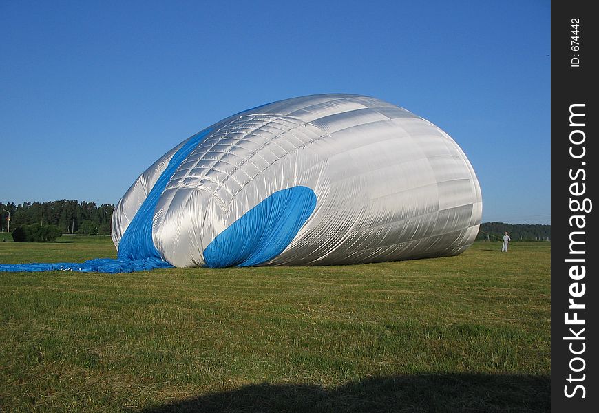 Zeppelin on the ground
