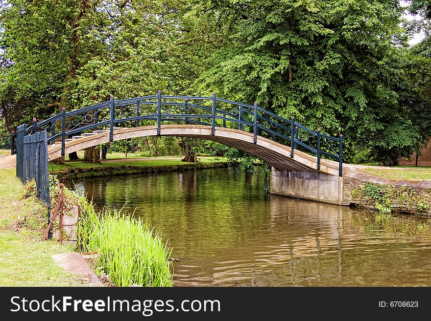 The little bridge in old park