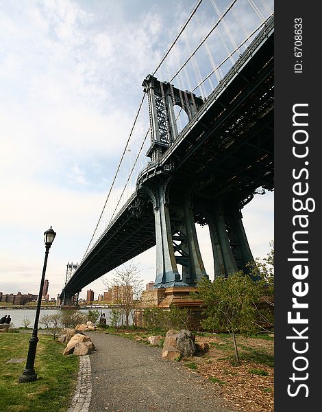 The famous manhattan bridge in new york