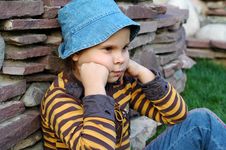 Girl Sitting Near Wall Royalty Free Stock Photos Girl Sitting Near Wall Royalty Free Stock Photos