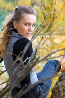 Beauty In Autumnal Park Royalty Free Stock Images Beauty In Autumnal Park Royalty Free Stock Images