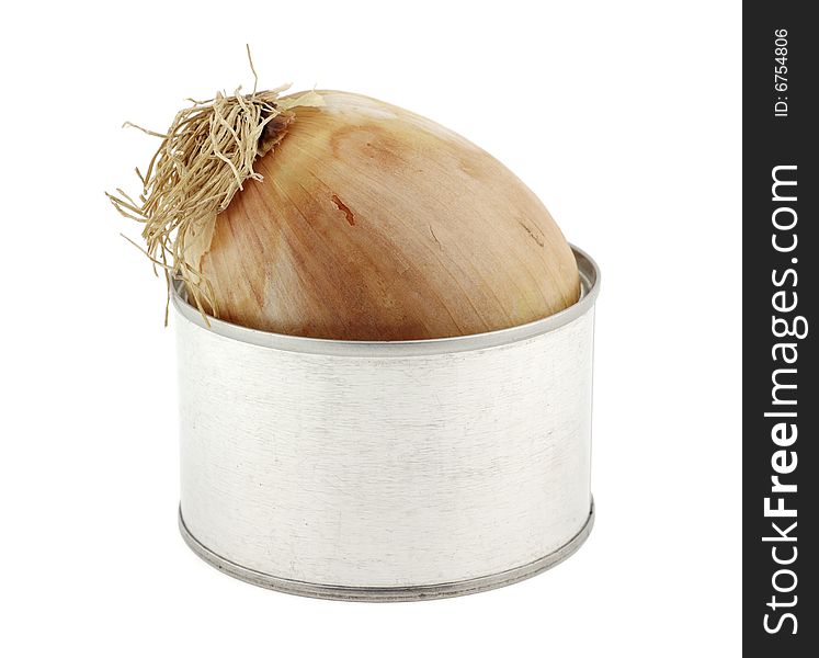 Onion conserves in metal tin