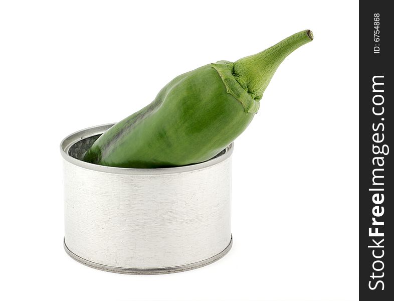 Green pepper conserves in tin metal