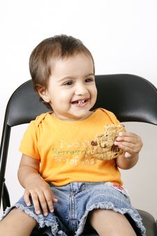Small Girl Eating Cookies Royalty Free Stock Images Small Girl Eating Cookies Royalty Free Stock Images