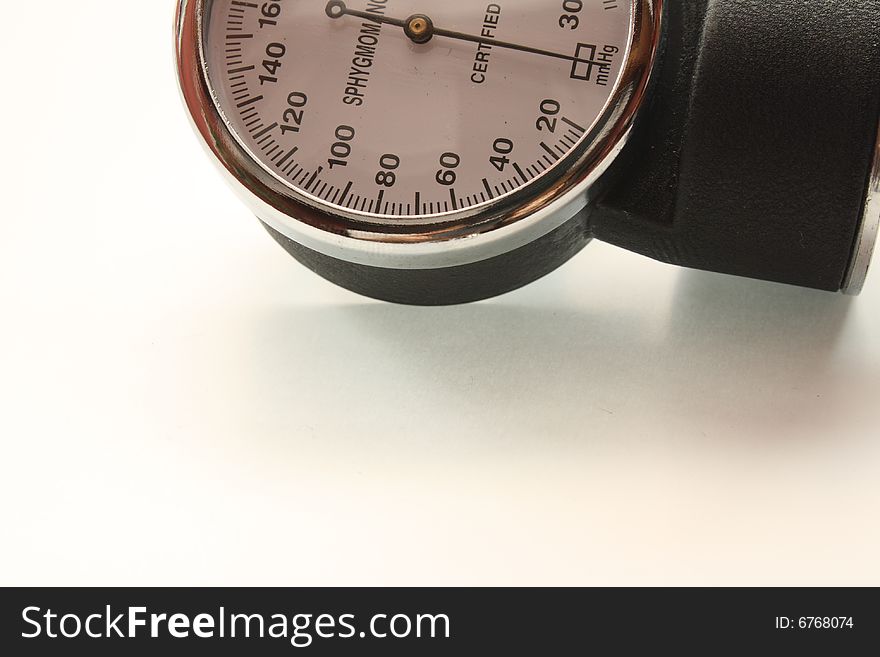 Electronic measuring pressure in blue on a white background