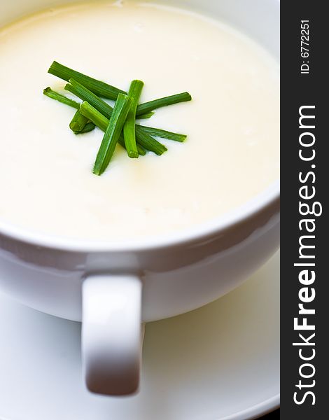 Fresh asparagus soup with chives