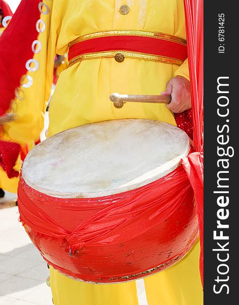 The chinese drummer at ceremony.