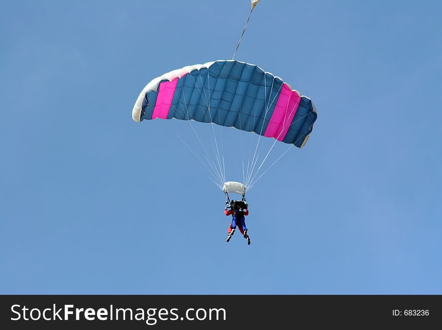 Tandom parachute jumpers