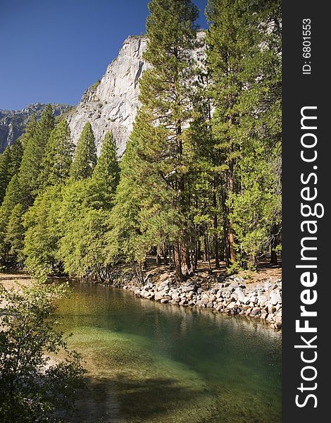 Yosemite valley in the early autumn. Yosemite valley in the early autumn