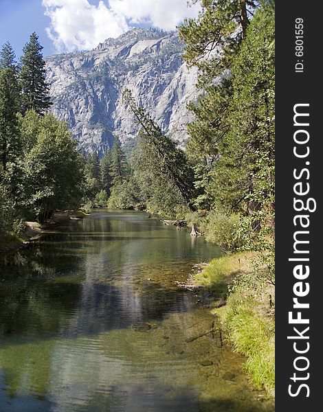 Yosemite valley in the early autumn. Yosemite valley in the early autumn