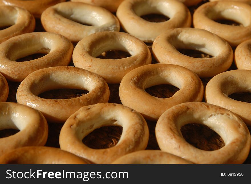 A lot of gold baked bread rings