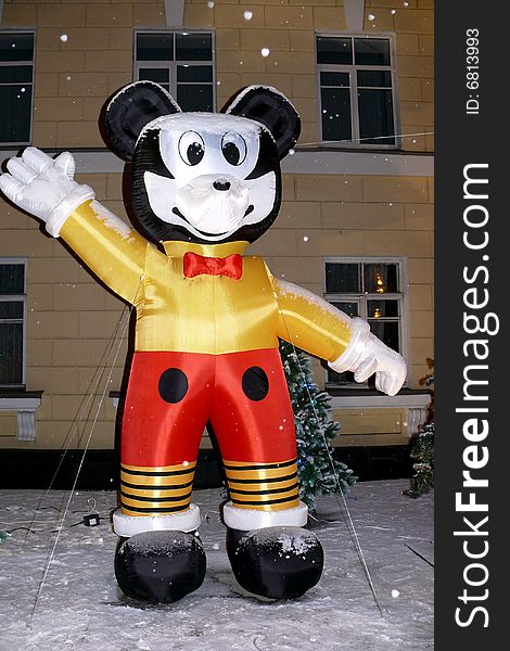 Cartoon hero - an inflatable doll mouse, holiday