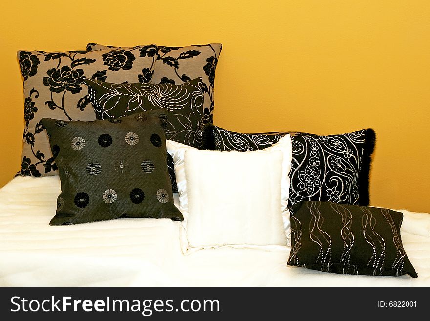 Pillows yellow 2