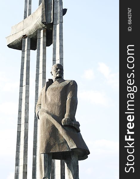 Abandoned statue of Lenin in Artek, Crimea
was created in 1975, sculptor is N.Sherbakov, architect is N.Sinaev. Abandoned statue of Lenin in Artek, Crimea
was created in 1975, sculptor is N.Sherbakov, architect is N.Sinaev