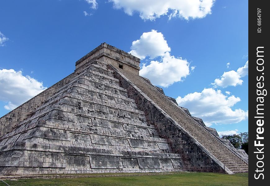 Mayan pyramid at Chichen Itza