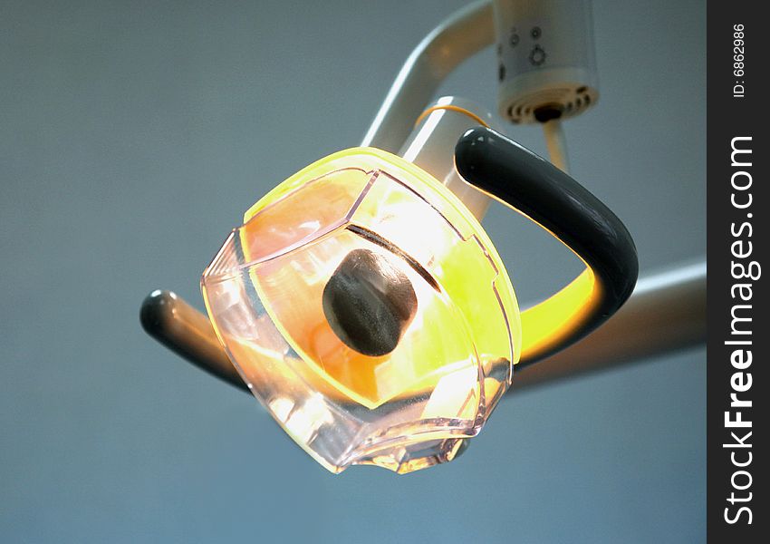 Lamp for surgical and stomatologic operations in an oral cavity. Lamp for surgical and stomatologic operations in an oral cavity